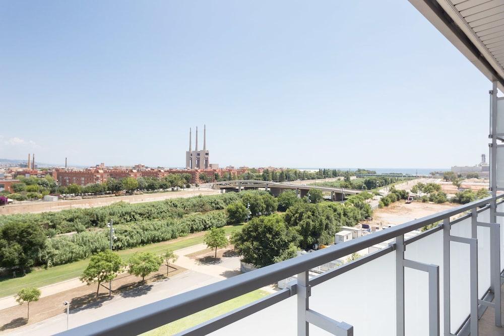 Olala Port Forum Apartments Sant Adrià de Besòs Exterior foto